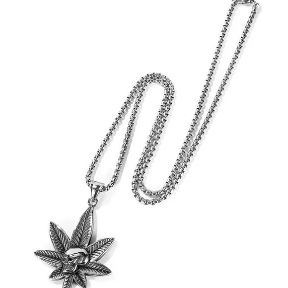 men maple leaf necklace - Picture 2 of 4